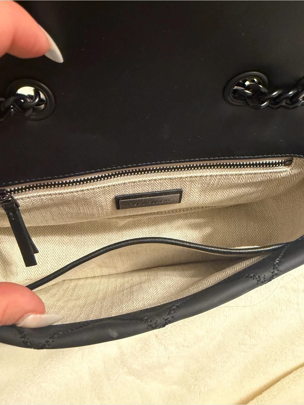 Tory Burch Fleming Quilted Chain Shoulder Bag in Black - Picture 5 of 5